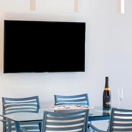 Coral Apartment