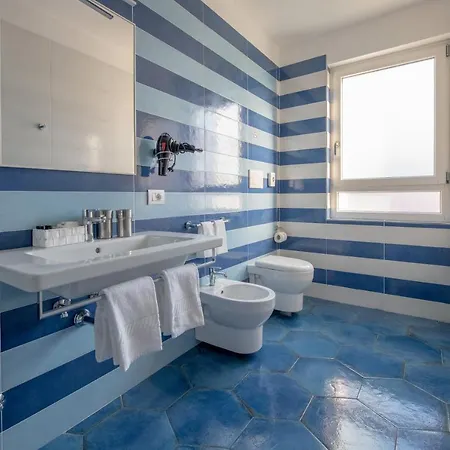 Coral Apartment *